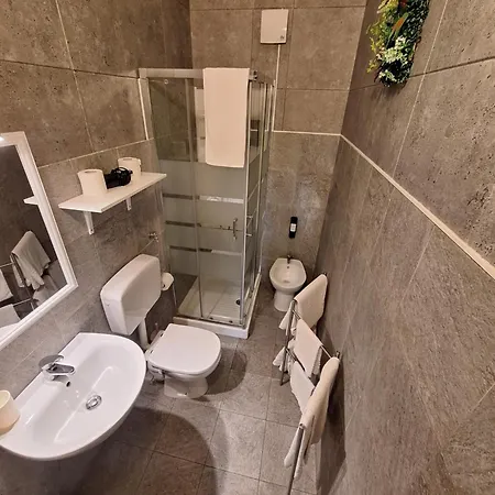 Δωμάτια σε οικογενειακή κατοικία Fontanarossa Airport Κατάνια